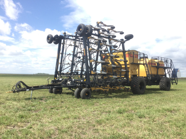 2014 Seedmaster TXB 52' Air Drill w/ 2014 Nova XP520 520+/- BU Air Cart