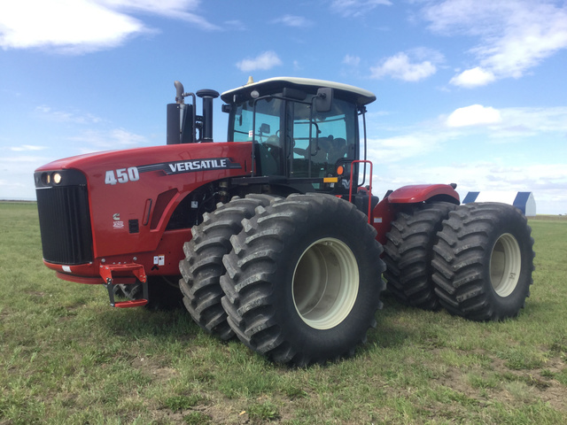 2014 Versatile 450 Articulated Tractor