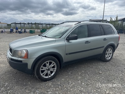 2004 Volvo XC90 AWD  سيارة رياضية متعددة الاستخدامات