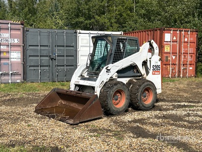 Bobcat S205 All-Wheel Steer High Flow Mini pala