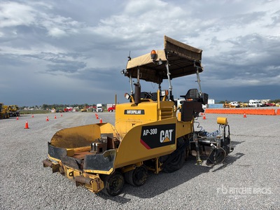 2011 Cat AP300 Wheel Pavimentadora de Asfalto / Asphalt Paver