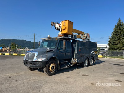 2003 Posi-Plus 400-46-R 46 ft on 2004 International 4400 6x4 Extended Cab Camion Nacelle