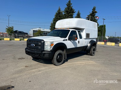 2011 Ford F-350 XLT 4x4 Extended Cab Camion de service