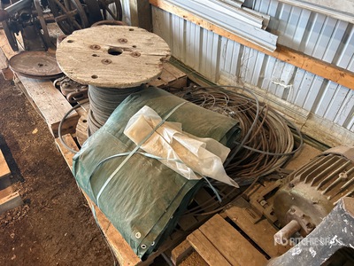 Wooden Drum With Cable, Tarp, Quantity of Cables Divers - Magasin, entrepôt, consommateur