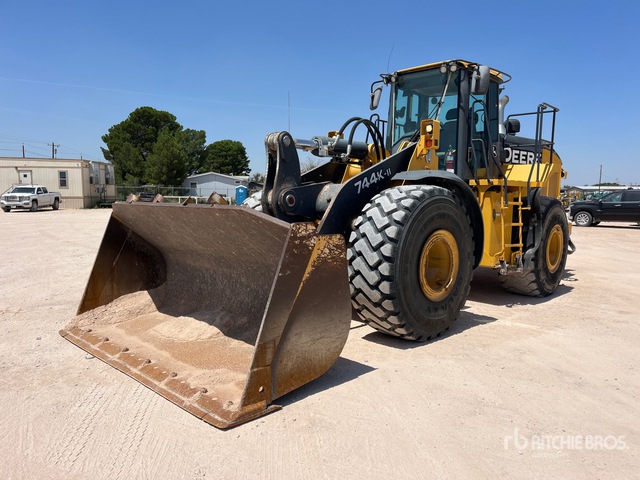 2017 John Deere 744K II Wheel Loader