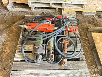 Quantity of (5) Hydraulic Cylinder Pièces divers