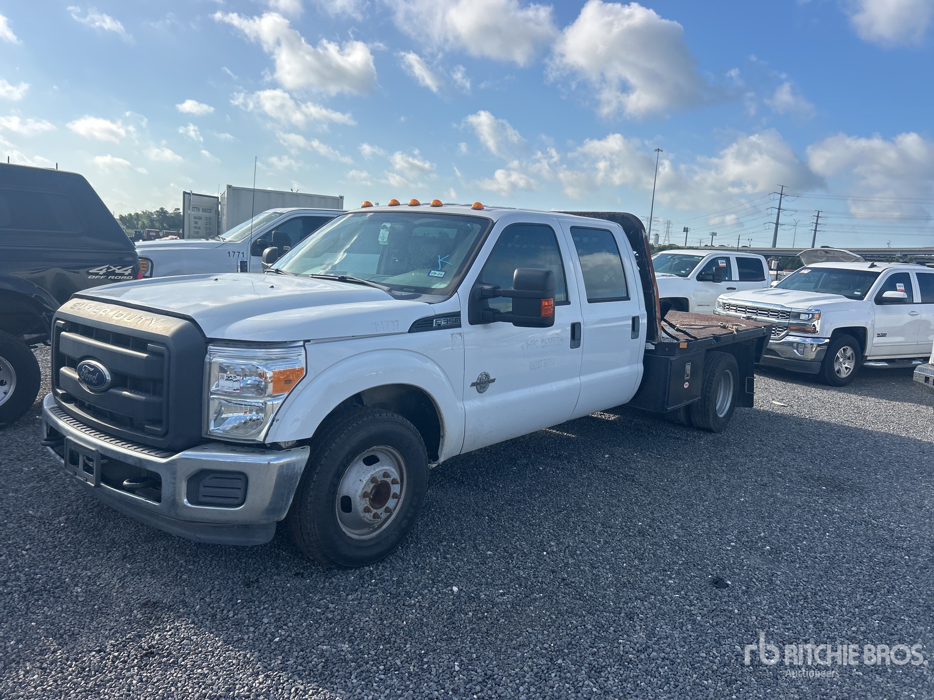 2016 Ford F-350 XL 4x2 Extended Cab Flatbed Truck