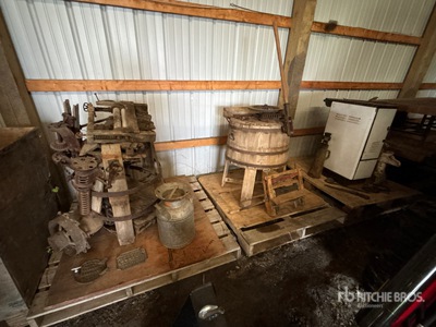 Quantity of Antiques