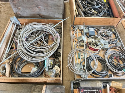 Quantity of Wire & Junction Box Pièces divers