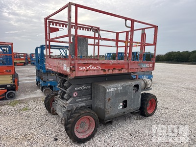 2018 Skyjack SJ6832RT Dual Fuel 4x4 Hebebühne