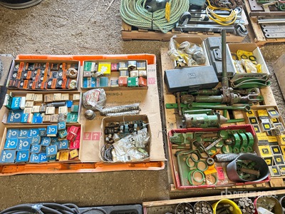 Quantity of (2) Pallets of Bearings, Pins & O Rings Pièces divers