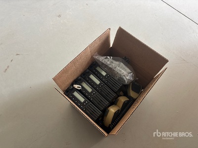 Quantity of (4) Vertex VX 4204-0-50 VHF 50 Watt أجهزة الراديو