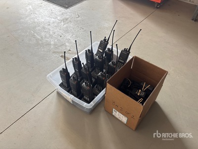 Quantity of (12) Motorola MTS2000 800 MHz Portable أجهزة الراديو