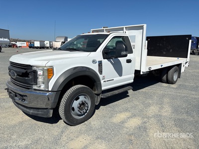 2017 Ford F-550 XL 4x4 Camion à Plateau