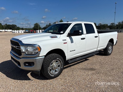 2021 Ram 2500 4x4 Crew Cab بيك اب