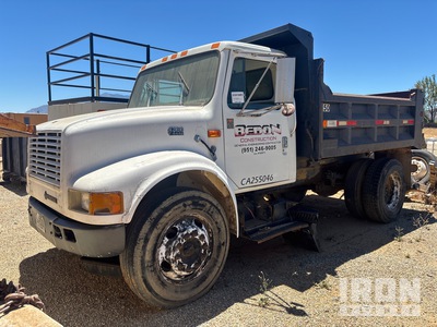 1998 International 4700 4x2 S/A Dump Truck