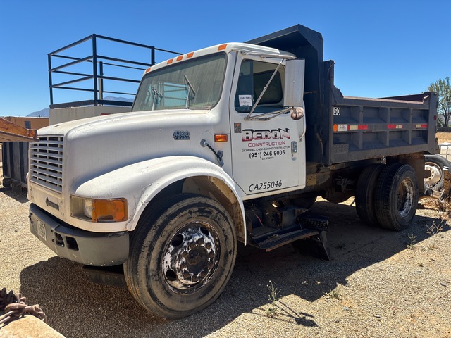 1998 International 4700 4x2 S/A Dump Truck