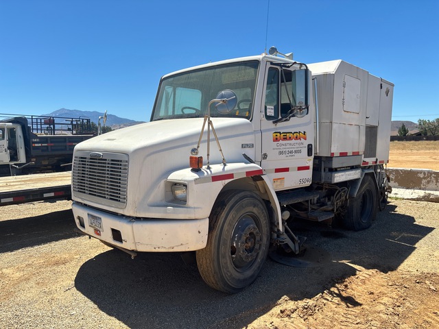 2005 Freightliner FL70 Sweeper Truck