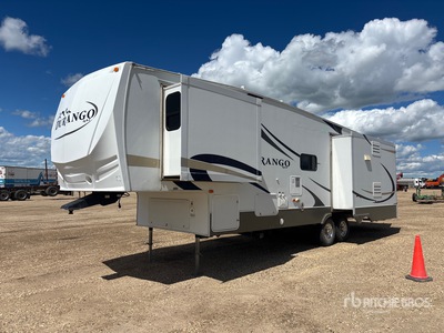 2010 KZ Durango D325SB 33 ft 6 in T/A Travel Trailer