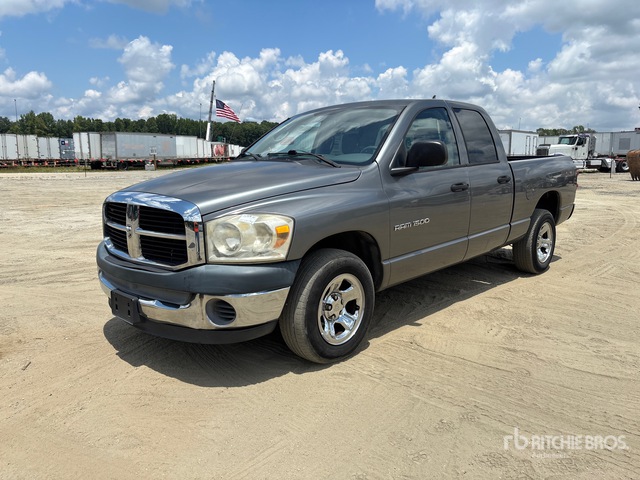 2007 Dodge Ram 1500 4x2 Crew Cab Pickup