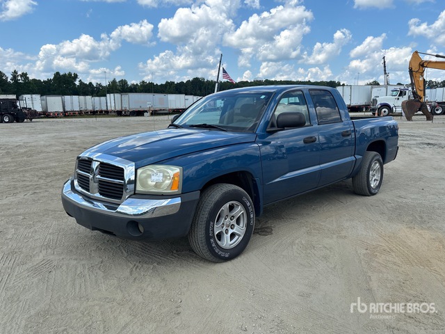 2005 Dodge Dakota 4x2 Crew Cab Pickup
