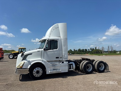 2006 Volvo VNL 6x4 T/A Day Cab Truck Tractor