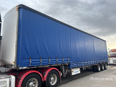 1998 Freighter Curtain Side Trailer