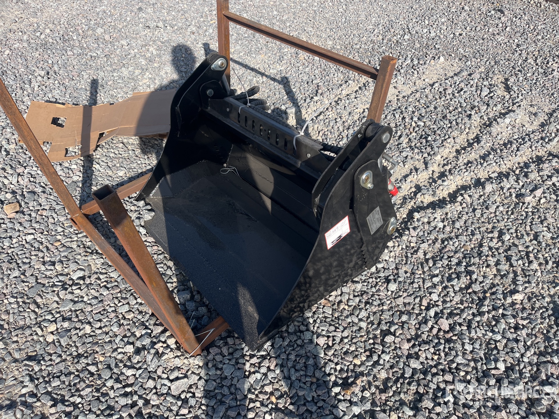 2026 GIYI GY-XKH39 1000 mm Q/C Multi-Purpose Mini Skid Steer 4 in 1 Bucket Skid Steer Bucket (Unused)