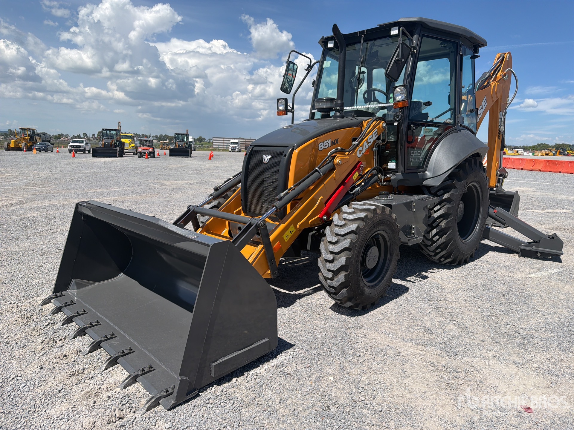 2026 Case 851NX 4x4 Retroexcavadora (Sin Usar) / Backhoe Loader (Unused)