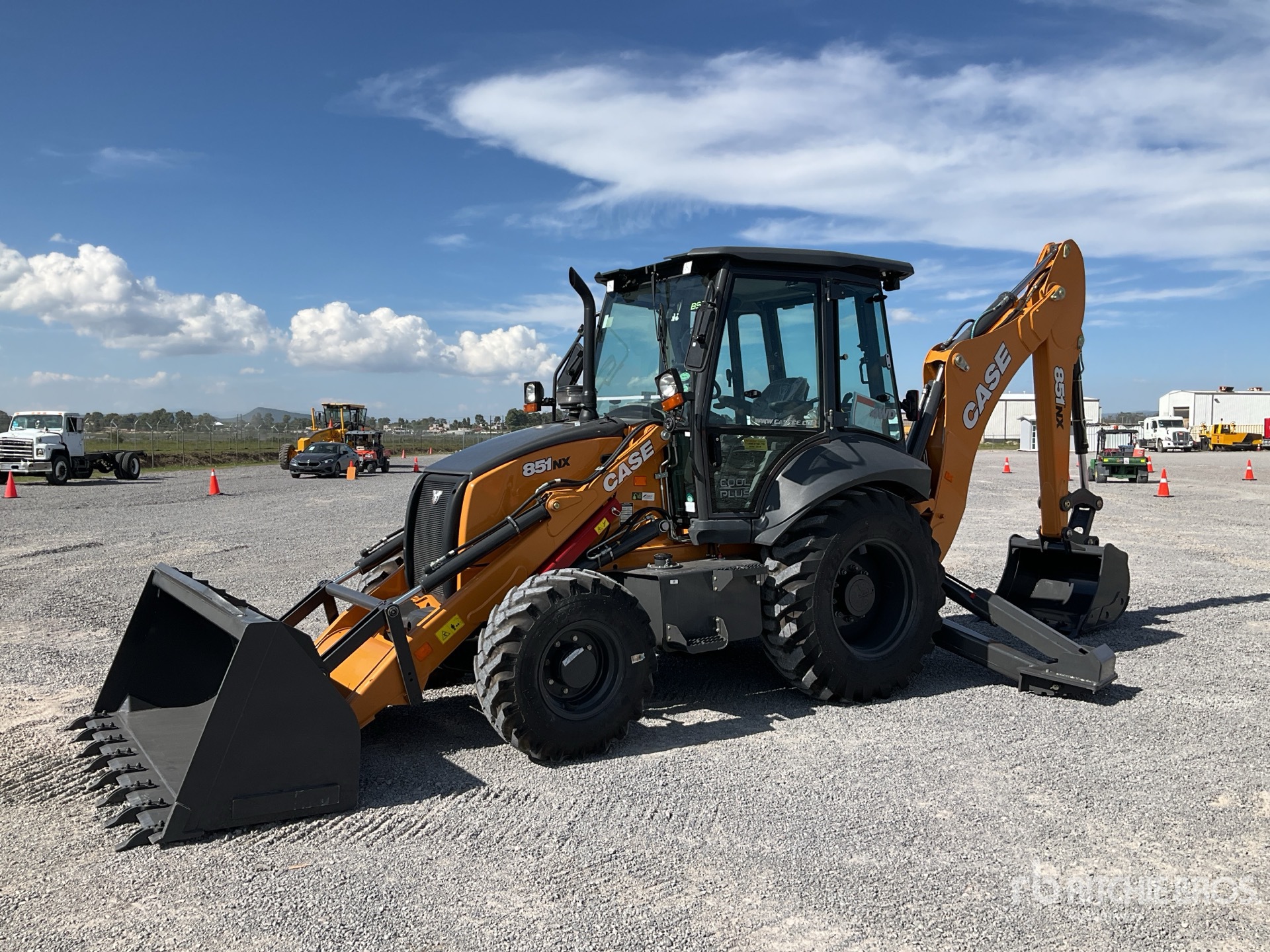 2025 Case 851NX 4x4 Retroexcavadora (Sin Usar) / Backhoe Loader (Unused)