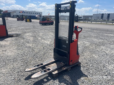 2019 Linde L12 Electric Stacker