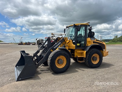 2015 Volvo L45G جرافة