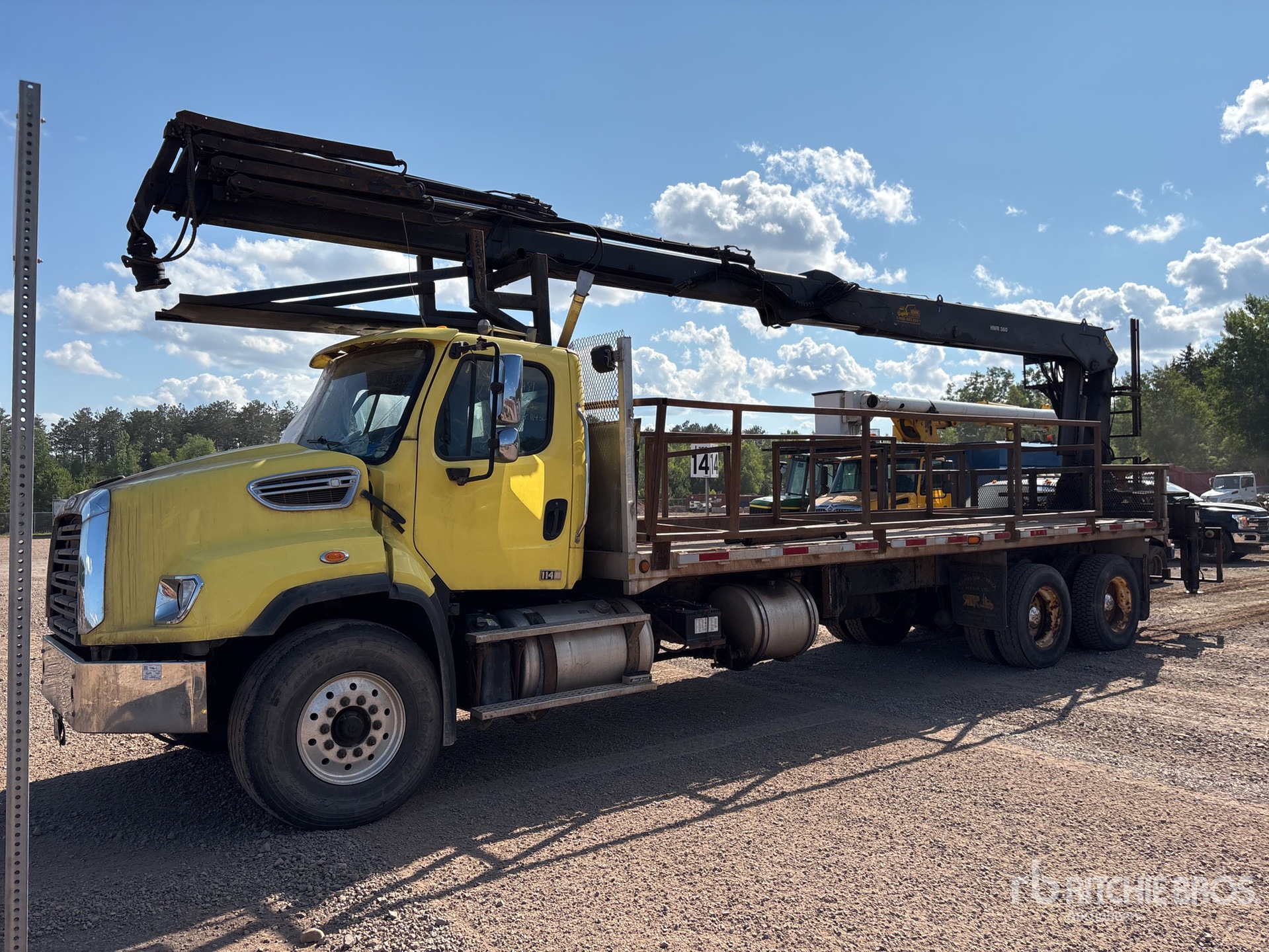 Serco 8500 on 2013 Freightliner 114SD 6x4 Boom Truck (Inoperable)