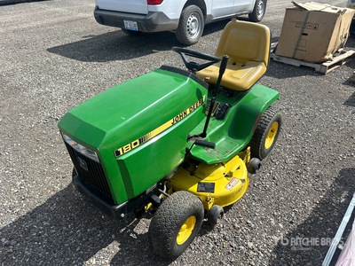 John Deere 180 Ride-On جزازة العشب