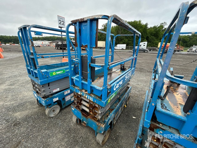 2017 Genie GS-1930 Electric Scissor Lift