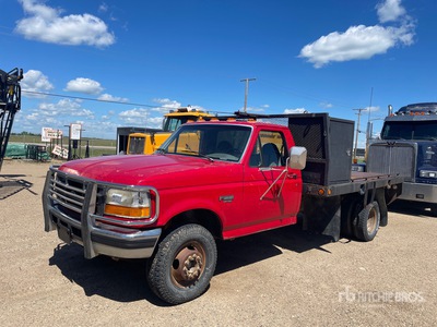 1996 Ford F-350 شاحنة مسطحة