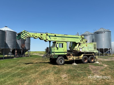 1960 P & H H-312T 18 ton on FWD Corporation Hydraulic Truck Crane