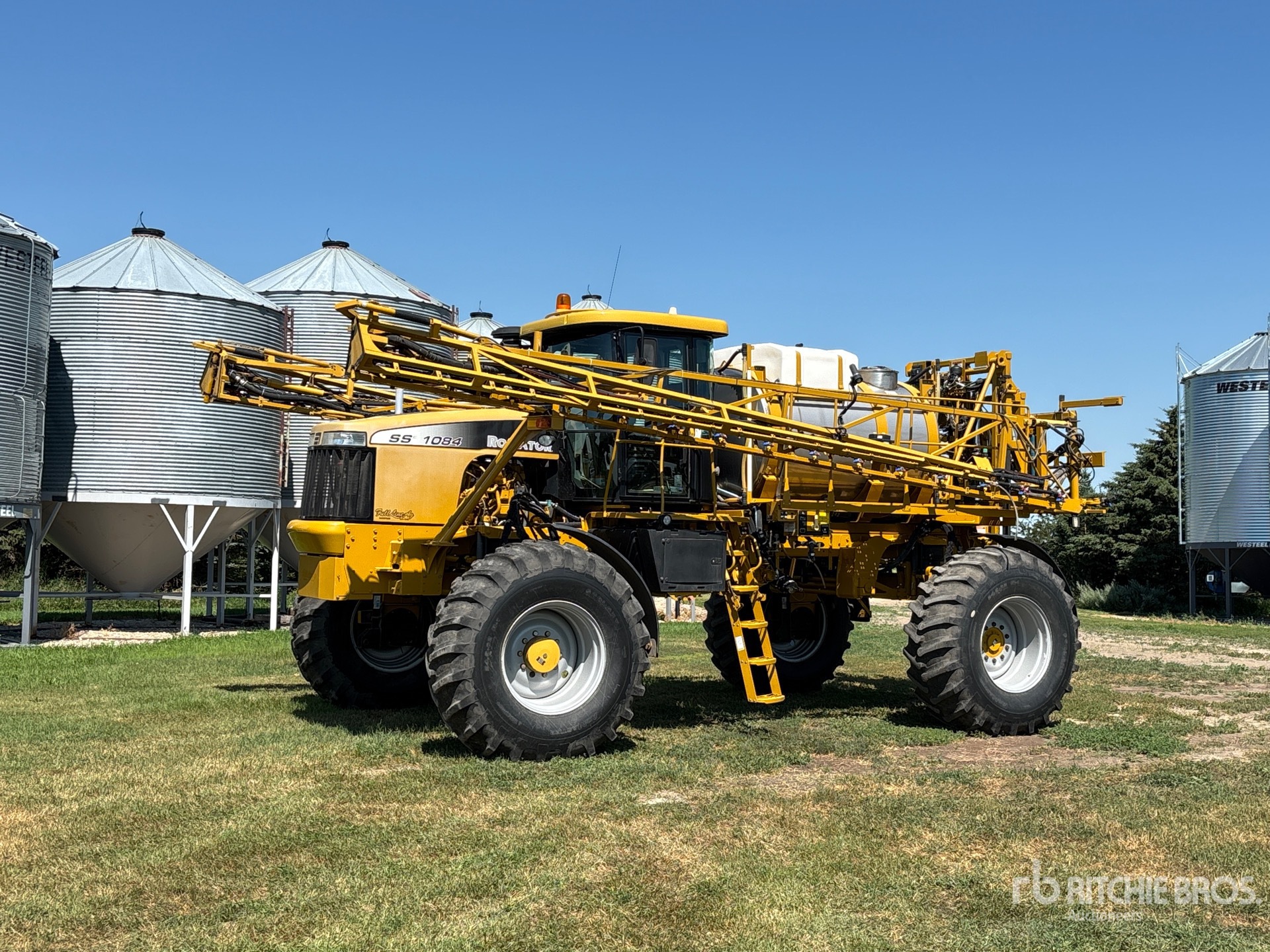 2009 Rogator 1084 SSC 100 ft High Clearance Self-Propelled Sprayer