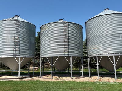 Westeel +/- 3000 bu 5 Ring Hopper Grain Bin