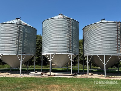 Westeel +/- 2400 bu 5 Ring Hopper Grain Bin