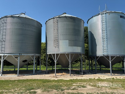 Westeel-Rosco +/- 4500 bu 6 Ring Hopper Grain Bin