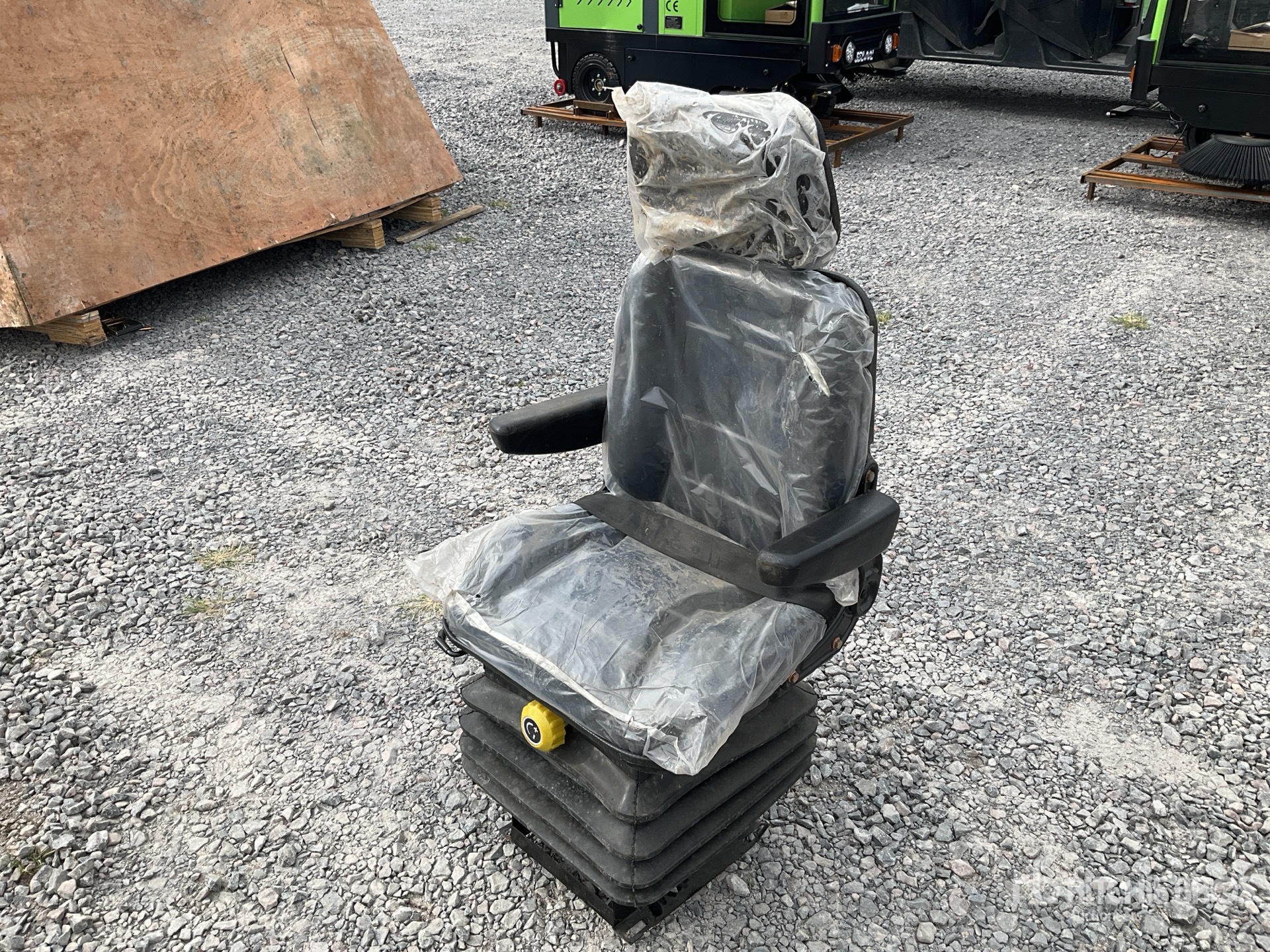 2026 SKLP Asiento de Operador para Excavadora (Sin Usar) / Excavator Suspension Seat (Unused)