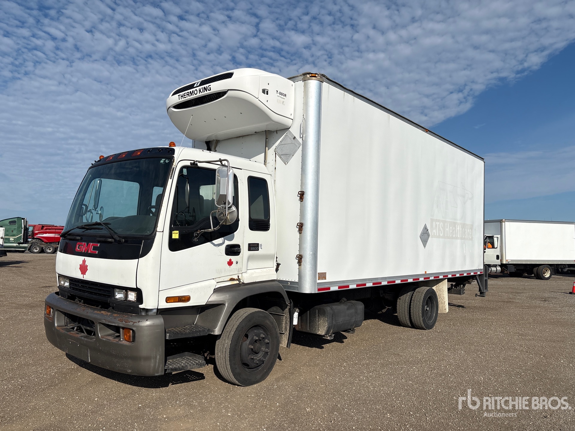 2004 GMC F6 4x2 Extended Cab S/A Refrigerated Truck