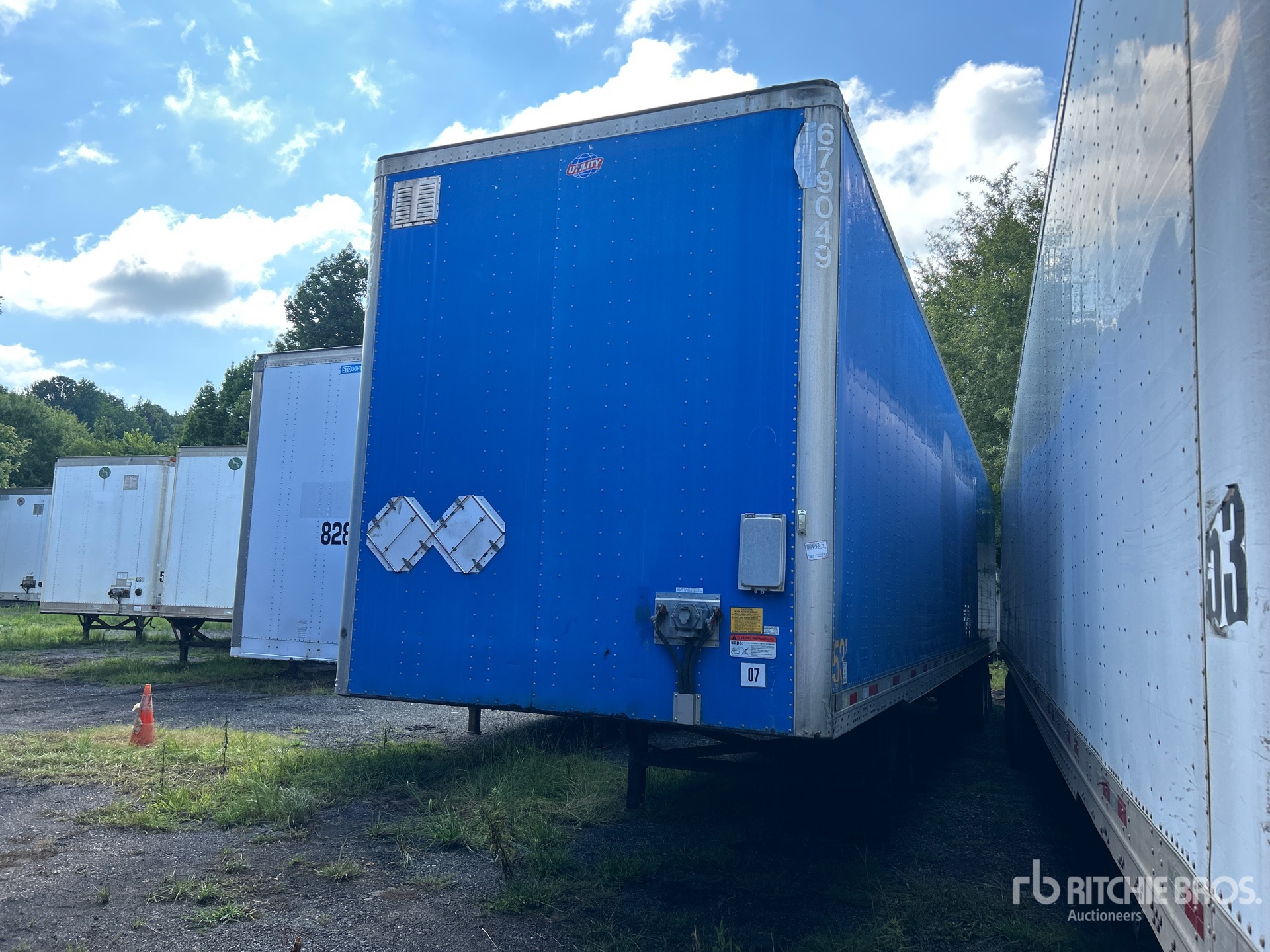 2014 Utility 53 ft x 102 in T/A Van Trailer