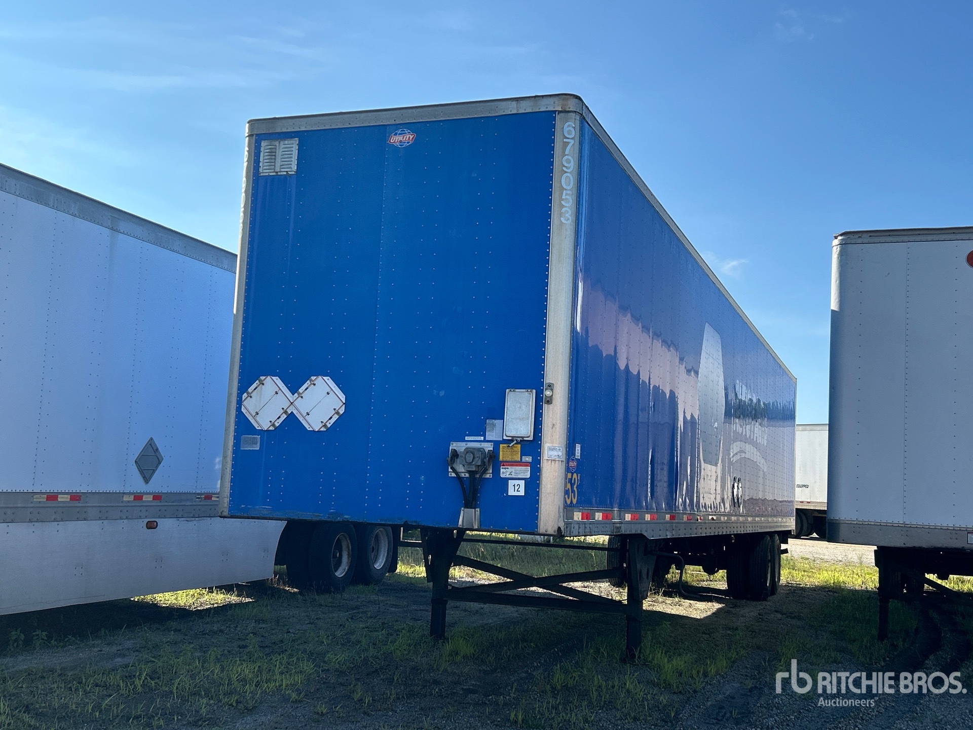 2014 Utility 53 ft x 102 in T/A Van Trailer