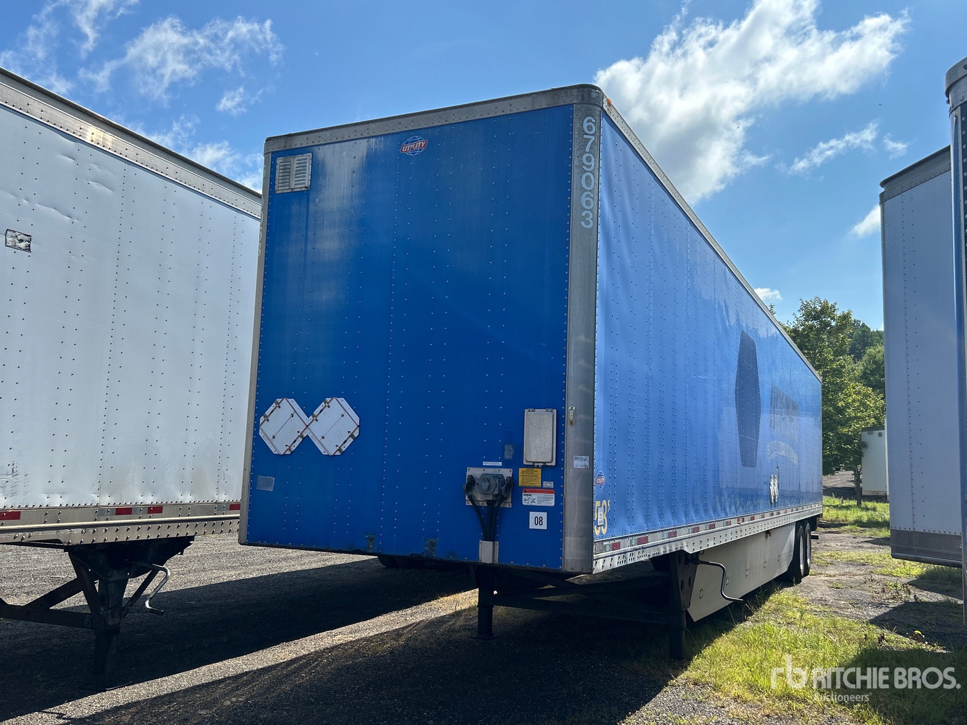 2014 Utility 53 ft x 102 in T/A Van Trailer