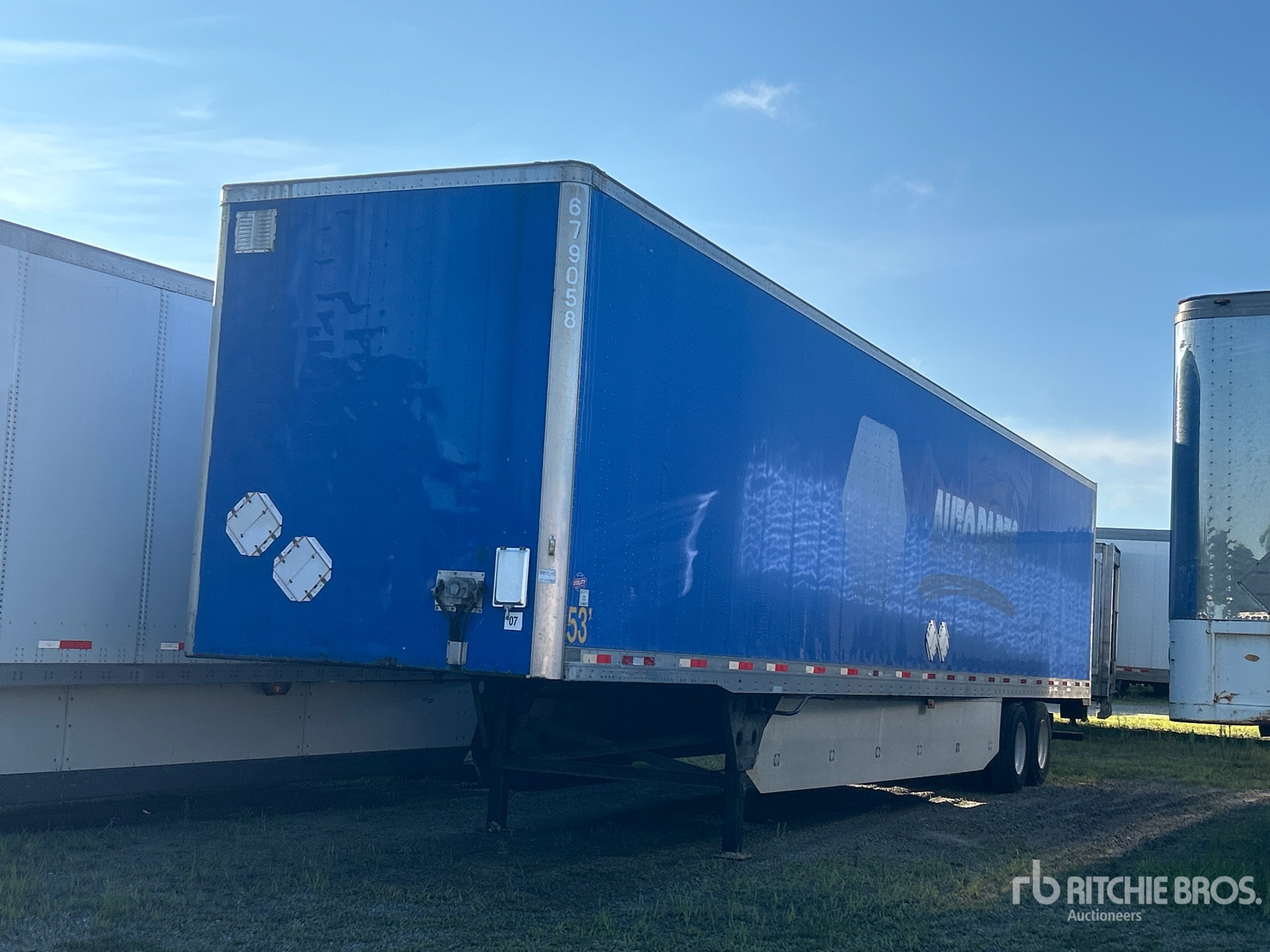 2014 Utility 53 ft x 102 in T/A Van Trailer