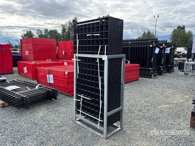 Quantity of (80) 5 ft x 3 ft Black Metal Rail Panel 6-Gauge Welded Clôture (Unused)