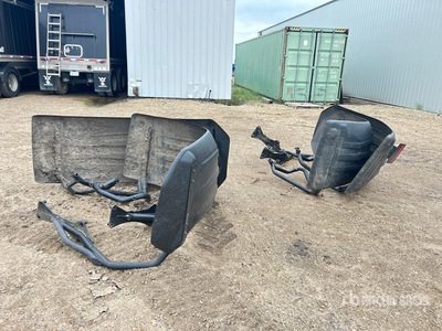Quantity of (4) Sprayer Fender Pièces divers - Fits John Deere 616R