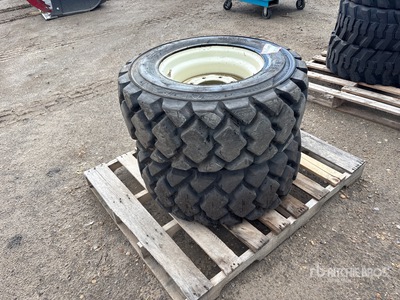 Quantity of (2) Galaxy 12-16.5 إطارات المعدات - Fits Skid Steer